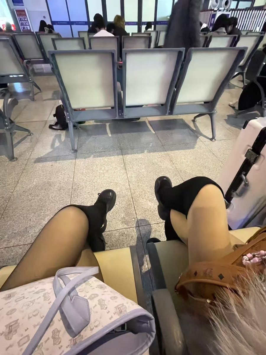 025江苏南京同好投稿，坐标江宁区，找人分享交换大学生女友的原味丝袜内裤，南京同城可交换的私我报名。 https://t.co/5B30TEqEgc