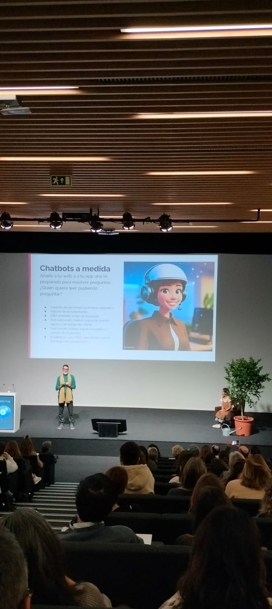 Cerrando como no hablando de #iA con Victor Puig <a href="/victorpuig/">Víctor Puig</a> #indusmedia