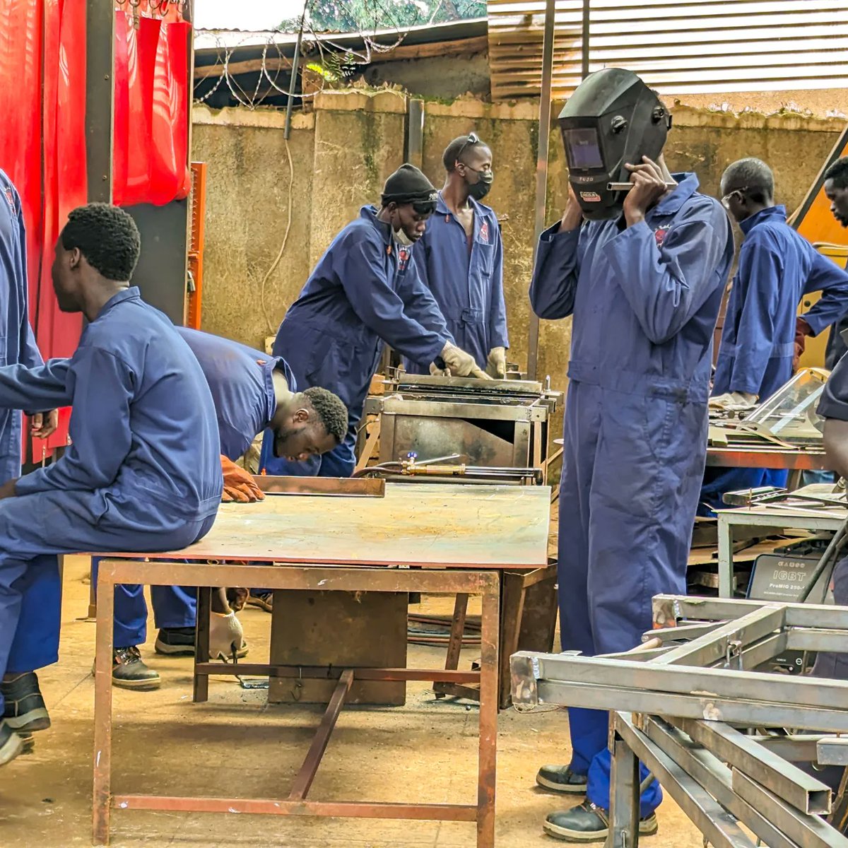 kazotechsch's tweet image. "From unknown faces to unforgettable friends! We've grown together, now let's conquer exams! #ClassFamily #ExamMotivation"