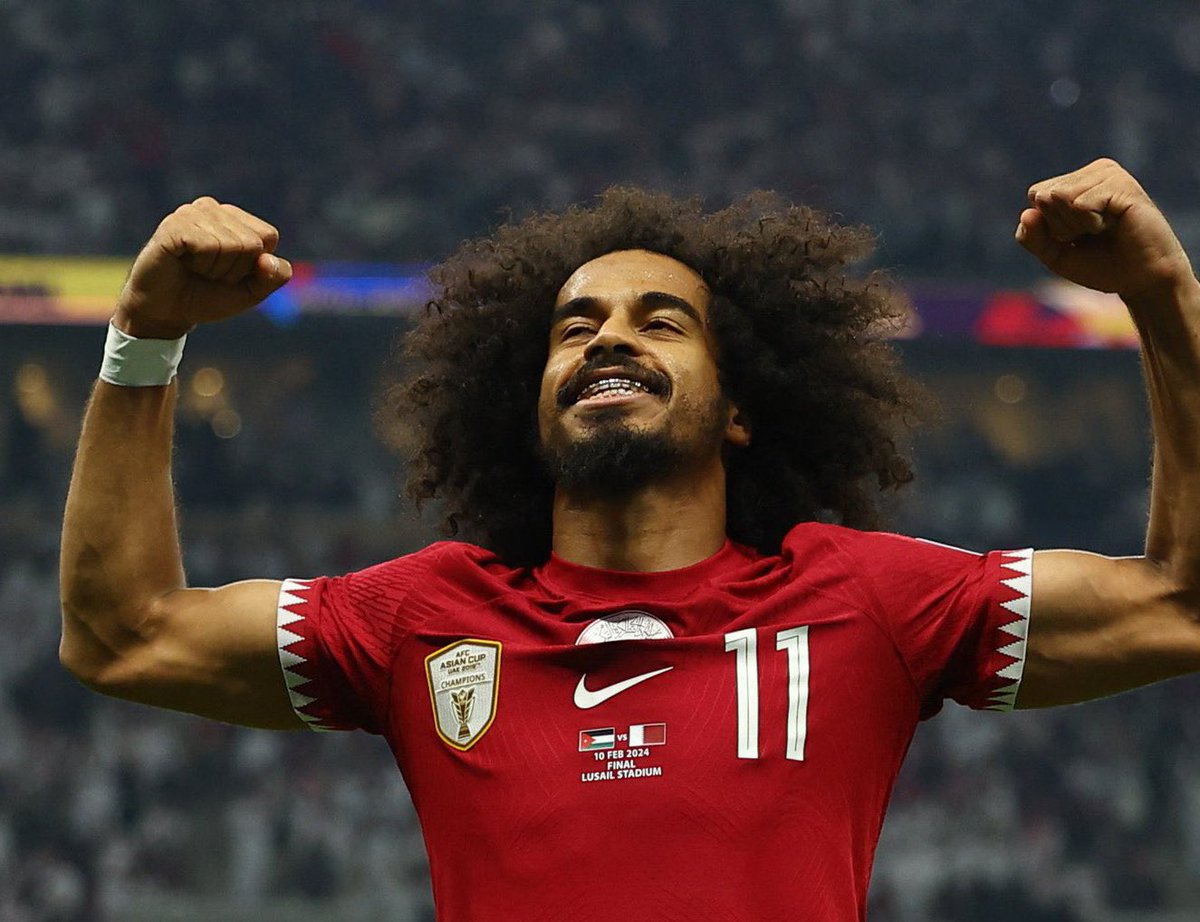 اللي يدّعون ان سالم الدوسري مايسوي شيء مع المنتخب وكانوا يمجّدون اكرم عفيف وينهم الحين يوم قطر لاقمه من الامارات 4 ؟ 

كل من انتقد سالم ماهو حبًا بالمنتخب .. صدقوني السبب ان سالم داعس ناديه ويفرغ اللي جاه من الاسطورة بالنقد اللي ماهو بمحله

استمروا بالنقد ويستمر الاسطورة بدعسكم