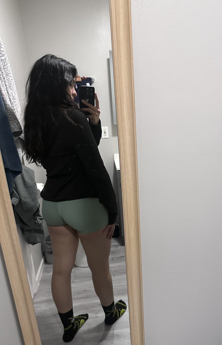 sushi2x's tweet photo. Too shy to post on IG but I’m Prada myself 🥲🏋🏻‍♀️ https://t.co/1gV5EvCEga
