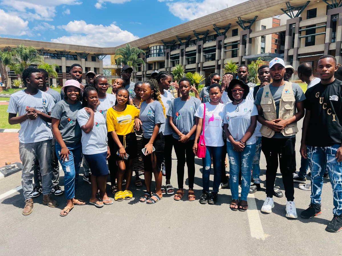 osm_zimbabwe's tweet image. Today we joined NUST YouthMappers  for a Mapathon to celebrate Geo Week and GIS day.
Thanks to @_dronegirl_ and @Lewinsky for training the mappers and sharing about OSM Zimbabwe. Again thanks to @thabani for sharing his experience.
#mappingmindsshapingtheworld