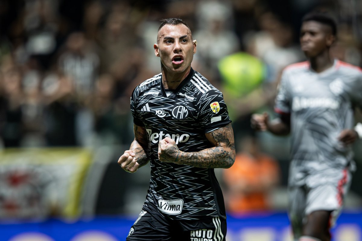 leonardomoll_'s tweet photo. 🇮🇩 Inter nega que tenha qualquer interesse na contratação de Eduardo Vargas. 

Centroavante de 34 anos tem o contrato se encerrando no fim desta temporada e não deve permanecer no Atlético-MG. 

@BandeirantesPOA https://t.co/Ooa0sgGlGj