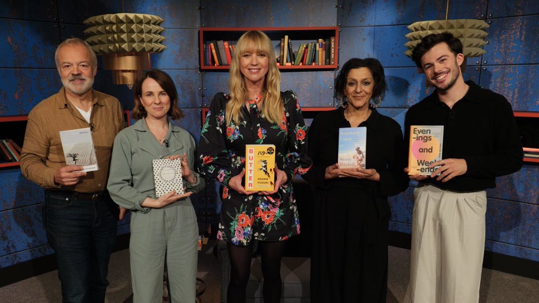 SaveRedlandLibr's tweet photo. 7pm TODAY on @BBCTwo
Between The Covers
s8 Ep 4 of 6
@sarajcox hosts a panel of #GrahamNorton #CariadLloyd #JackEdwards & #MeeraSyal sharing their favourite #Books & review book club choice ๐โButterโ by Asako Yuzuki.
#BetweenTheCovers #Reading #BookchatWeekly @ladycariad https://t.co/UoGyiHQS0L