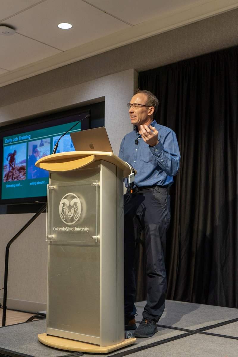 CSUNaturalSci's tweet image. Last night was the Fall 2024 Professor Laureate Lecture and Teaching &amp;amp; Mentoring Awards Ceremony.🏆

Congratulations again to our Professor Laureate&apos;s, Teaching &amp;amp; Mentoring Awardees and Dean&apos;s Recognition Awardees!