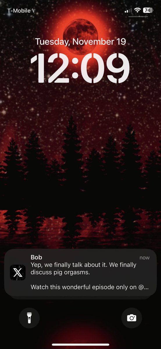 The_Lazy_Gamer1's tweet photo. @muyskerm @spotifypodcasts What a perfectly normal notification for me to get. https://t.co/5lH0LLGPjO