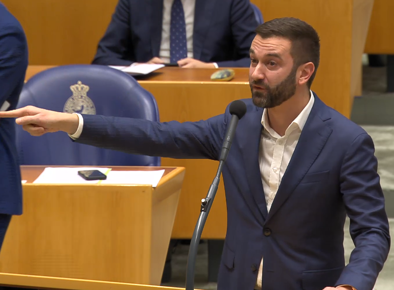 NinaSonneveld's tweet photo. waarom stopt die Bosma die haatzaaier niet eindelijk ? Niet normaal wat die smeerlap er uitkotst. https://t.co/7tvNc5s7Gx