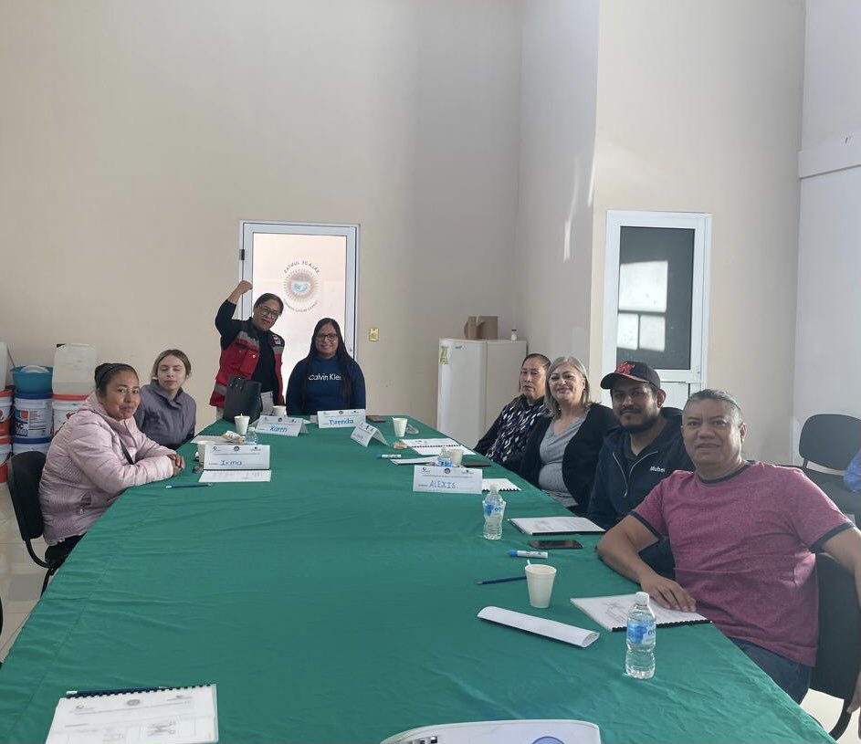 RogerCastilloR's tweet photo. #FORMACIÓNINTEGRALENDESARROLLODELTALENTOHUMANO #FIDTH cursos “Negociación de Contrato Colectivo de Trabajo” #ElektrokontakPiedrasNegras #MagnaPowertrain #HSAM #SR®️ @tereso_medina @EleazarCavazos @ardavilame @RooYettb educación sustentada legalmente https://t.co/5VE1IUXtFE