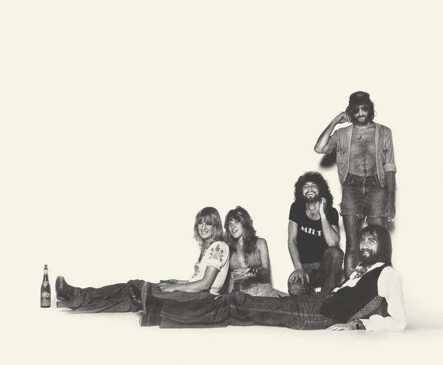 Rhino_Records's tweet image. It's not a rumour.  

From director Frank Marshall, this Apple Original Films documentary will take you on the epic journey of the generation-defining @fleetwoodmac.