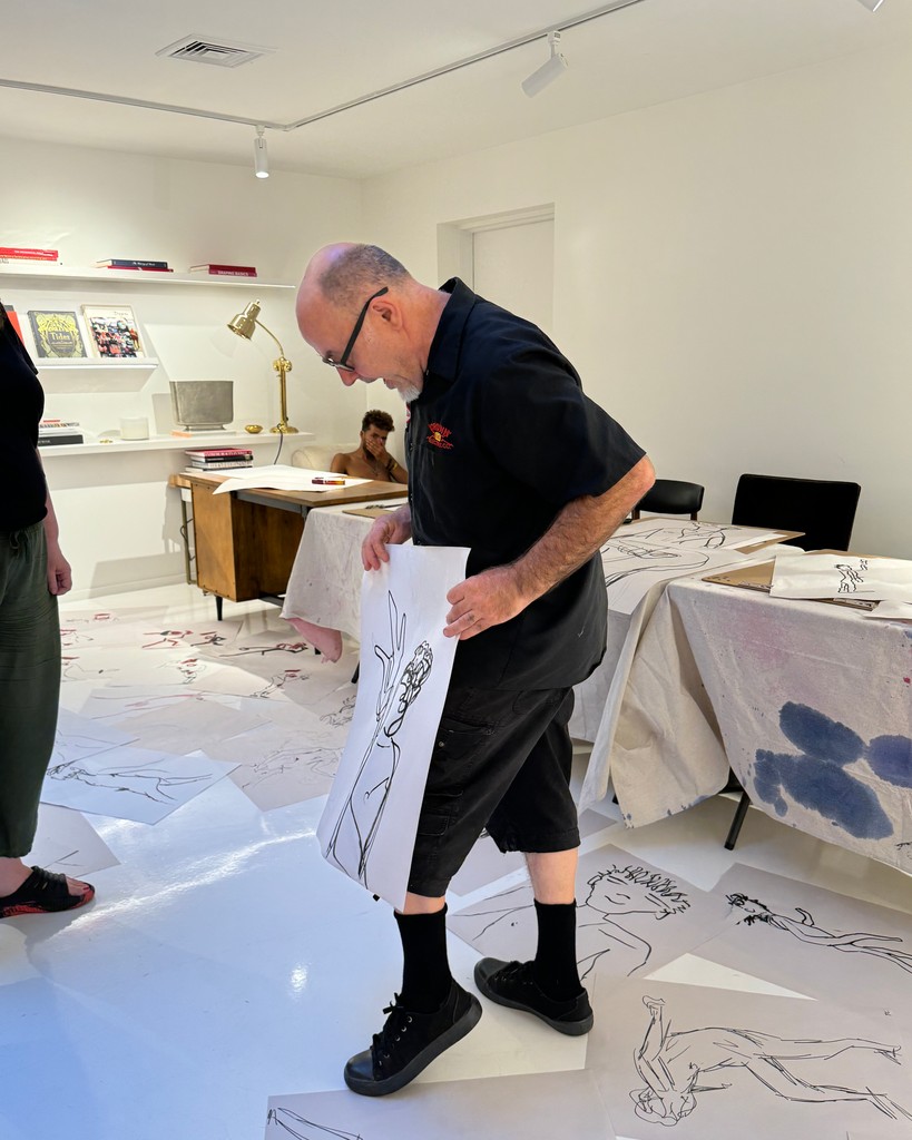 SVAContinued's tweet image. Take a look inside Experimental Drawing with Andrew Castrucci, a course with live figure drawing each week and a focus on abstracting the body. 〰️❤️‍🔥✍️ 

Photos by Nika Lopez.

#artcourses #artclassesnyc #experimentalart #drawingclass