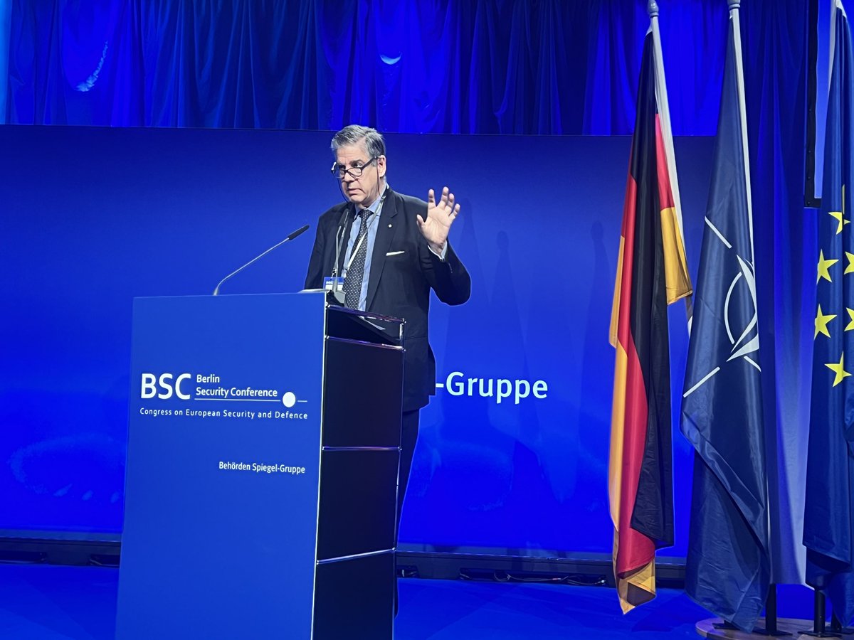 Uwe Proll (@prolluwe) on Twitter photo Ambassador Stefano Pontecorvo , Chairman of Leonardo: Die Rüstungswirtschaft ist kein Warenhaus. Vorlaufzeit, dann Nachhaltigkeit, Auftragssicherheit, damit Investitionen und Produktionsstrecken lohnen.<a href="/BehoerdenNews/">Behörden Spiegel</a> @BSC24 <a href="/ItalyinGermany/">Italy in Germany</a> <a href="/bdli_defence/">Verteidigung & Sicherheit im BDLI</a> Ambassador Stefano Pontecorvo , Chairman of Leonardo: Die Rüstungswirtschaft ist kein Warenhaus. Vorlaufzeit, dann Nachhaltigkeit, Auftragssicherheit, damit Investitionen und Produktionsstrecken lohnen.<a href="/BehoerdenNews/">Behörden Spiegel</a> @BSC24 <a href="/ItalyinGermany/">Italy in Germany</a> <a href="/bdli_defence/">Verteidigung & Sicherheit im BDLI</a>