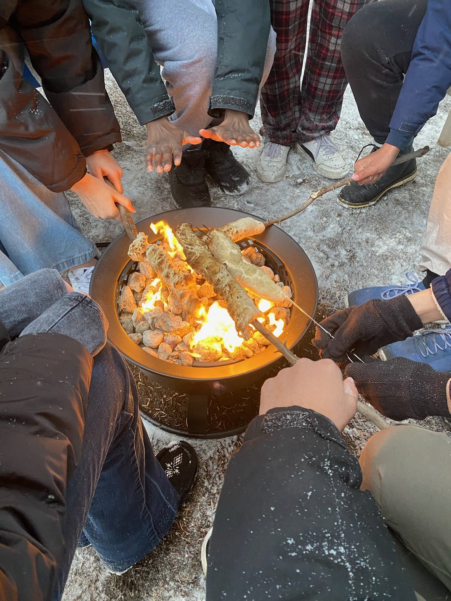 Candace_EJ's tweet photo. Grade 10 English &amp; History students at @StoonPubSchools WMC enjoyed the first snowy day of the year while learning how to make Bannock outside. #landbasedlearning #studentengagement #masterteaching https://t.co/HedCpyraXI