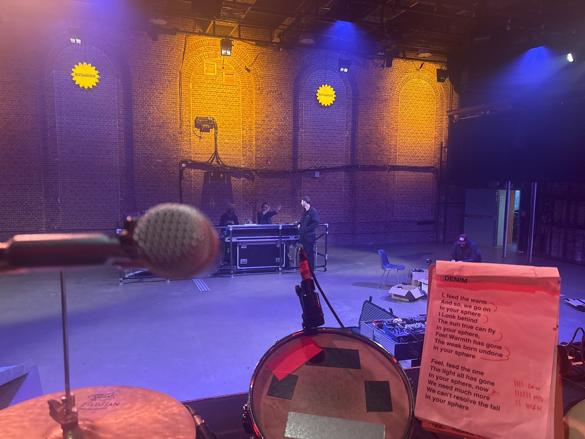 Tonight #Brussels <a href="/Botanique/">Botanique</a> !! 
Big Brick wall!!! 
See ya laters ❤️❤️❤️❤️