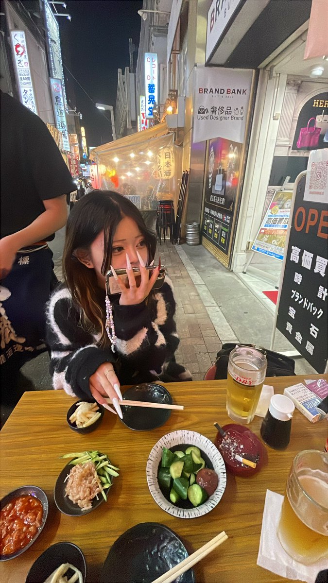 zqko_69's tweet photo. ビールうみゃい https://t.co/ZPZc9ieeqy