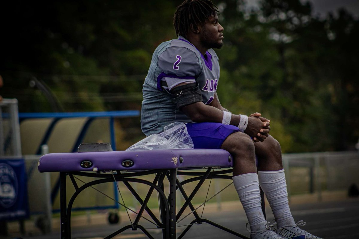 Grateful for everything you’ve taught me this year 🫡🖤 <a href="/JosiahJ42/">Coach Johnson 🏈</a>