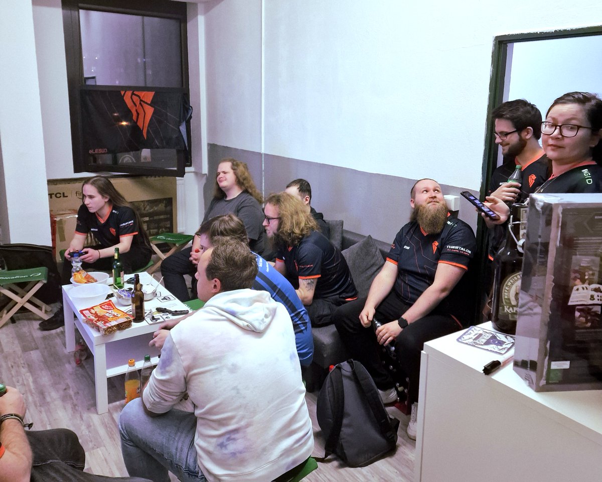 3 Vereine, 1 Mission! 🔥
Am 15.11. haben wir <a href="/eSports_MD/">Magdeburg eSports e.V.</a> und <a href="/berlinesports/">1. Berliner eSport-Club</a> zu einem Mario-Kart-Turnier im Freizeitforum Mahrzahn herausgefordert. Dank Des/melondasher haben wir den Sieg geholt! 🏆Danke an berlinesports. Wir freuen uns auf den gem. Stammtisch am 06.12. im STuK!