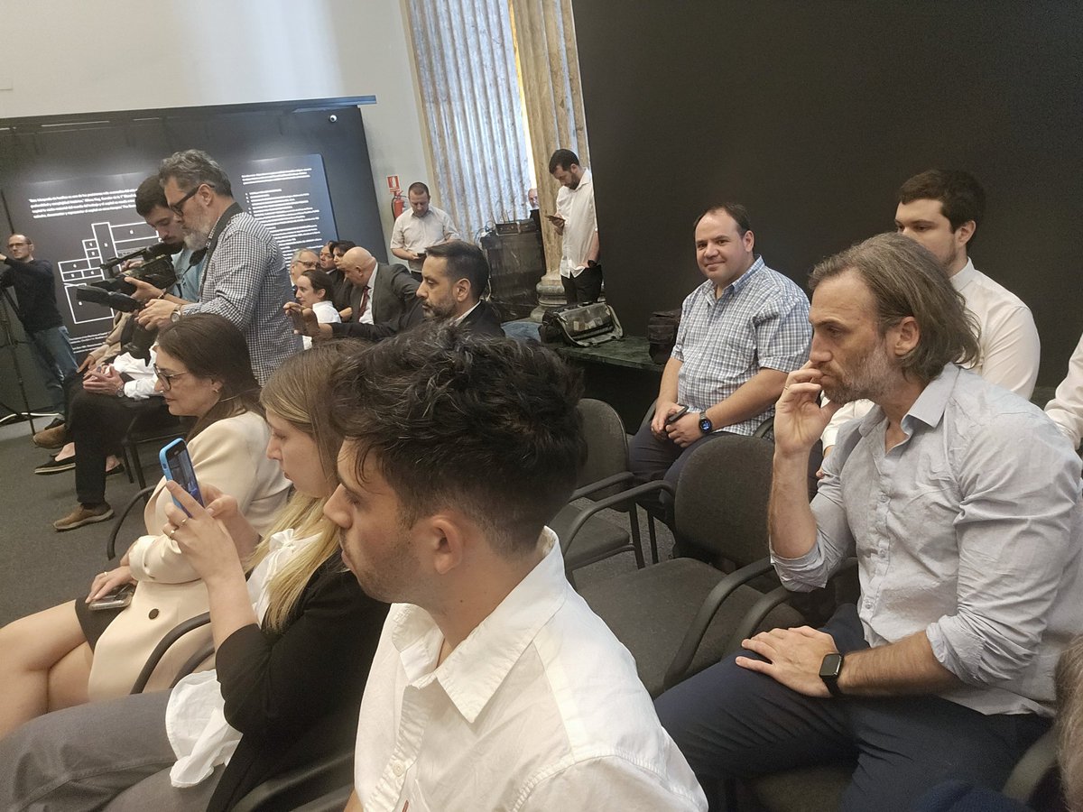 alelaf13's tweet photo. El BROU junto a la Industria Nacional. Suscripción de Convenio con AFITRAC. Construyendo alianzas estratégicas para el desarrollo. https://t.co/g53vdmBvE6