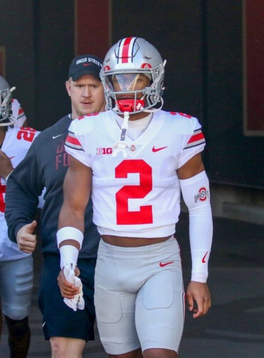 Magic_OhioState's tweet image. THE Ohio State Buckeyes🌰 beat Texas 
56-14 
Defense with 9 sacks and 7 int’s in a physical game 
#GoBucks #magicleague