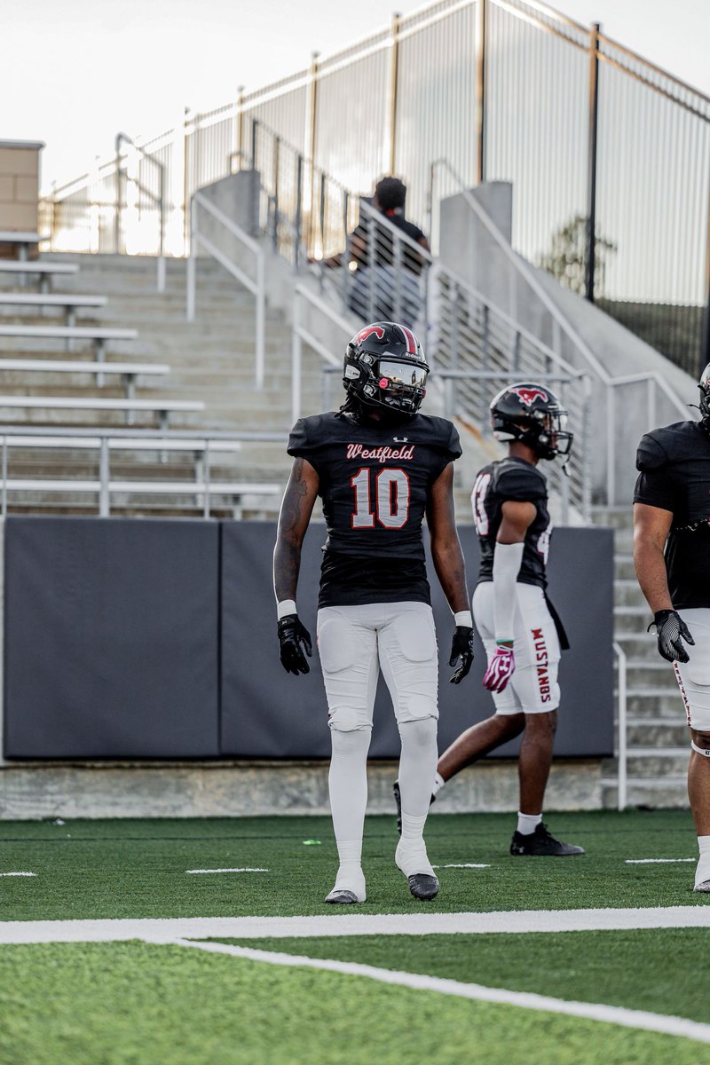 Thank you❤️ @gowestfieldfb 
<a href="/coach_u87/">Coach Urgelles</a> @<a href="/DezBlackCoach/">Dez Black</a> @TreyGoodrich <a href="/CoachSRT_06/">Avin Jordan, M.Sc</a> <a href="/CoachHyp13/">Coach Hypolite</a>