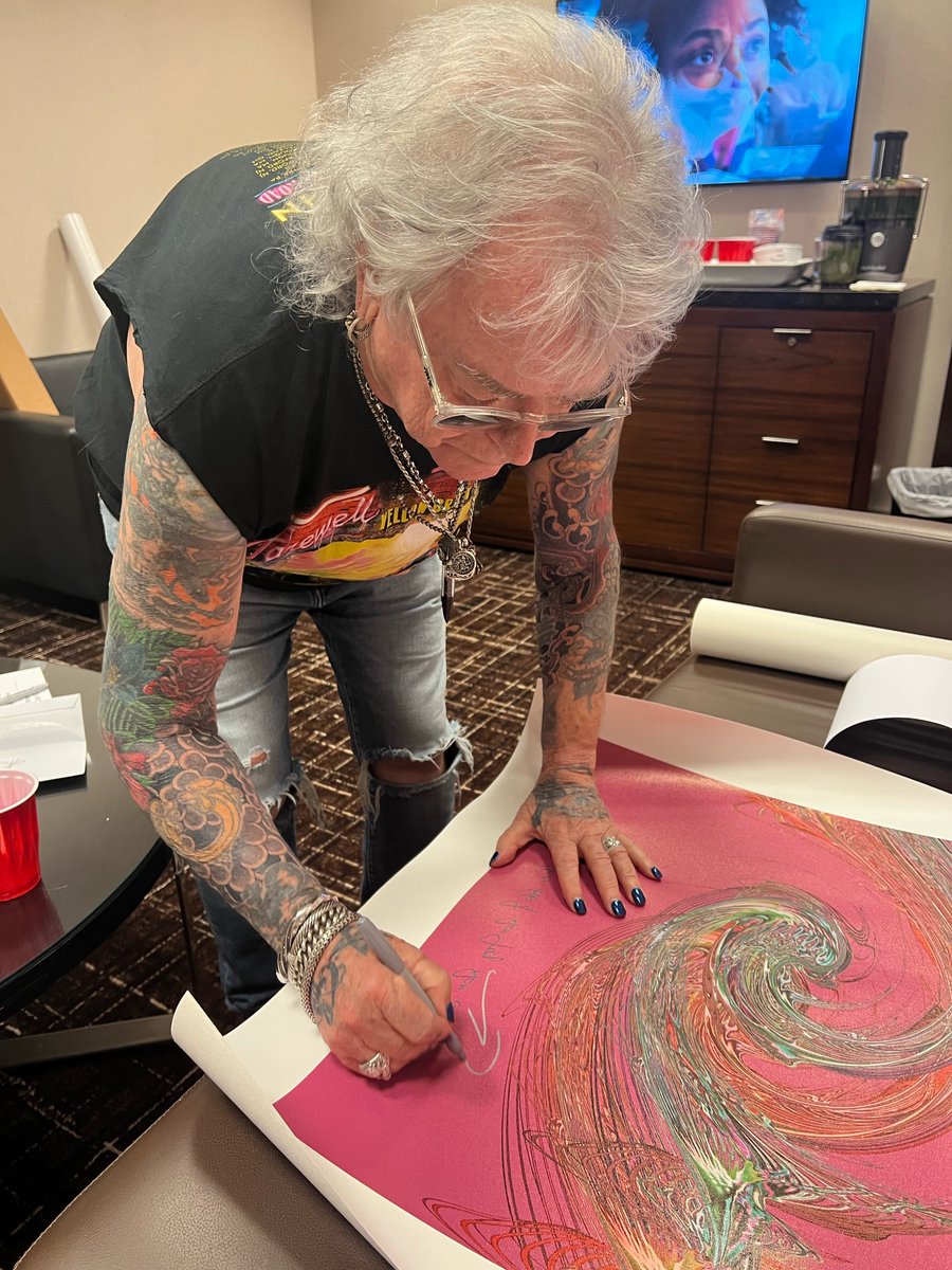 AirSupplyMusic's tweet image. This holiday season, we are excited to re-release the last remaining @Soundwaves_Art prints created from the sound waves of "The One That You Love," "All Out Of Love," and "Lost In Love" by Air Supply. 
These prints are hand-signed by Russell Hitchcock, Graham Russell and artist