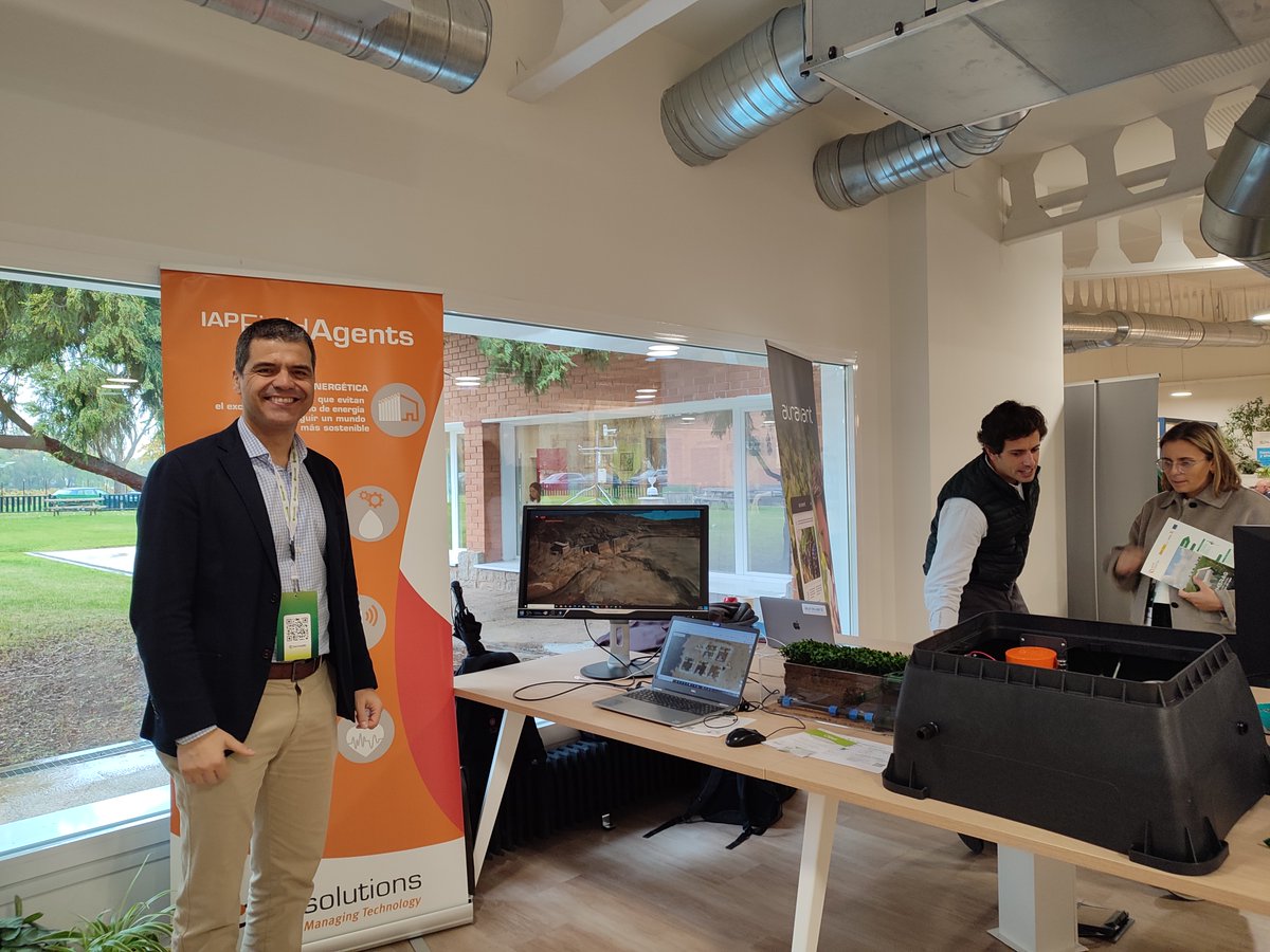 IAPSOLUTIONS's tweet photo. Gran experiencia nuestro paso por #DATAGRI2024 en La Vega Innova, dónde pudimos mostrar nuestras soluciones en el ámbito de la agricultura, además de compartir experiencias y sinergias con empresas y agricultores
#Sostenibilidad #IoT #SmartIrrigation #AgroTech #agua #IAPsolutions https://t.co/foHBVTJu3d