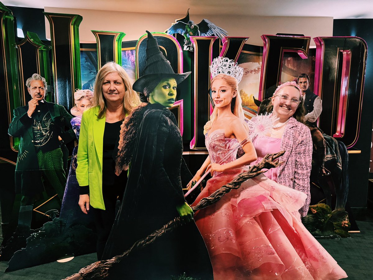 It’s gorgeous, it’s amazing, it’s everything you want from Oz plus more!💚🩷

It was such an honour to attend the Toronto premiere of WICKED last night. 

As someone who was raised in the musical theatre world, this film made my 9 year old heart very happy!

Go see it in IMAX!