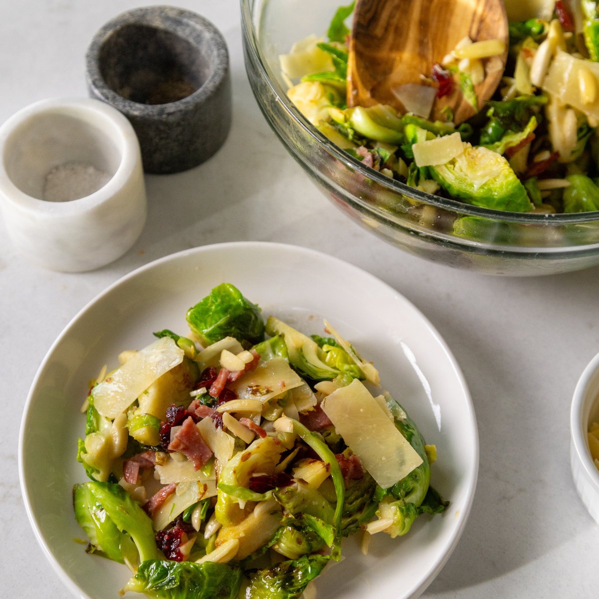 DaTerraCucina's tweet image. This Brussels sprouts salad looks like the perfect fall dish! 🍂🥗 The crispy sprouts paired with that tangy dressing is everything. Have you tried roasting them in a DaTerra Cucina pan? It makes all the difference!  

#BrusselsSproutsLove #DaTerraCookware #FallCooking