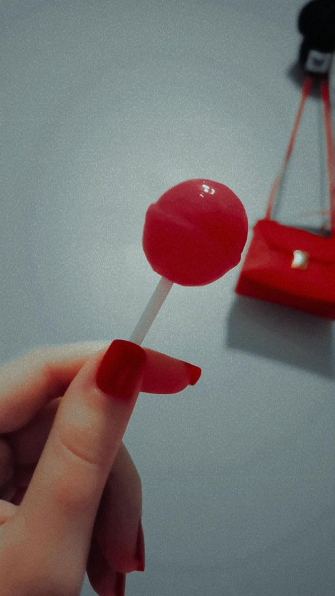 البنت اللي تقول لكم ابو عودي اخلق من القات ايش ترود عليها🤔

اشتي ردود ناااااااررر🔥🔥🔥