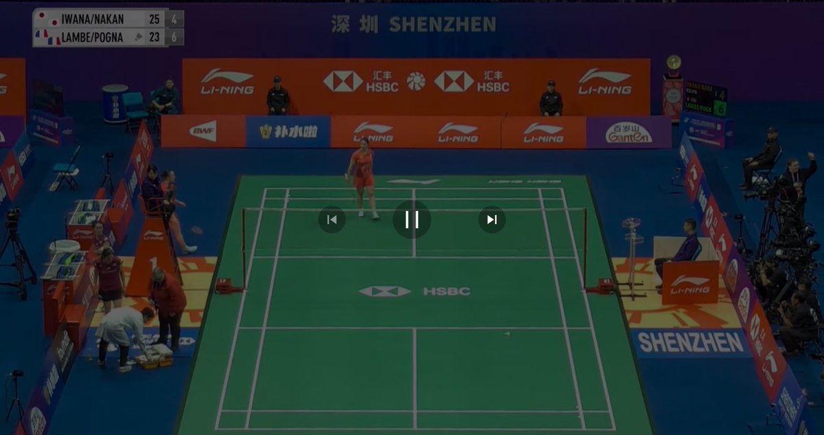 steenschleicher's tweet image. 6 minutes and 20 seconds break due to a grazed knee. 😳
Gideon &amp;amp; Sukamuljo could have played a full game in their heydays
I wonder what the scenario would be if it was up to the players to prevent grazes to their knees and knuckles🤔
#kneeprotection #knuckleprotection