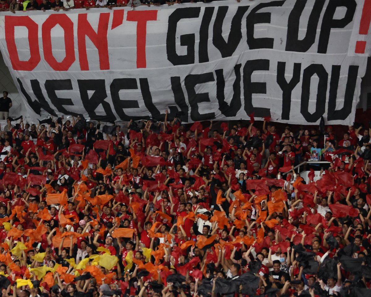 𝐃𝐎𝐍'𝐓 𝐆𝐈𝐕𝐄 𝐔𝐏!  

The message from 🇮🇩 Garuda fans is clear! 💪

Watch Live 📺 gtly.to/8gLPUEOps

#AsianQualifiers | #IDNvKSA