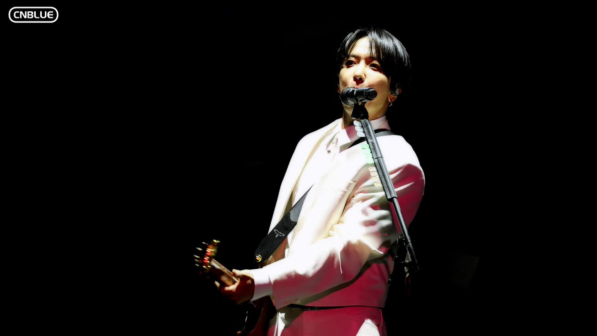 koumuzi0622's tweet photo. 20241119 CNBLUE – I'm Sorry LIVE CLIP @ 2024 CNBLUE LIVE - VOYAGE into X
#CNBLUE #씨엔블루 #X #엑스 #Im_Sorry #VOYAGE_into_X #JungYongHwa #정용화
CNBLUE (씨엔블루) https://t.co/c6fEehFX5t https://t.co/ExlxyuF60y