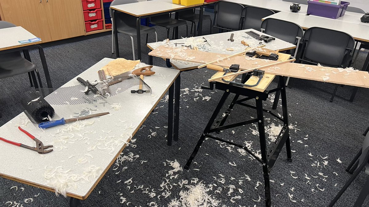 MissCapp_'s tweet photo. @DelaprePrimary @LiteracyCounts1 5C have started our newest English unit today and this is what our classroom looked like! Everyone was very intrigued to know what book we will be using for our Vehicle text… Exciting times ahead! 🪶 🛠️ https://t.co/PuOWiyStLy