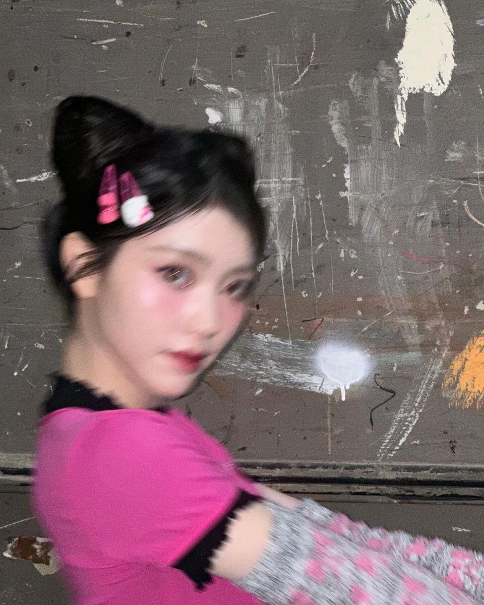 tingmiaomiao's tweet photo. 241119 인스타 #샤오팅 😻

"숨었다 까꿍🎀
^ ʚɞ^
ミ ˃̵ 。 ˂̵ ミ" https://t.co/sueQy4kDYW
