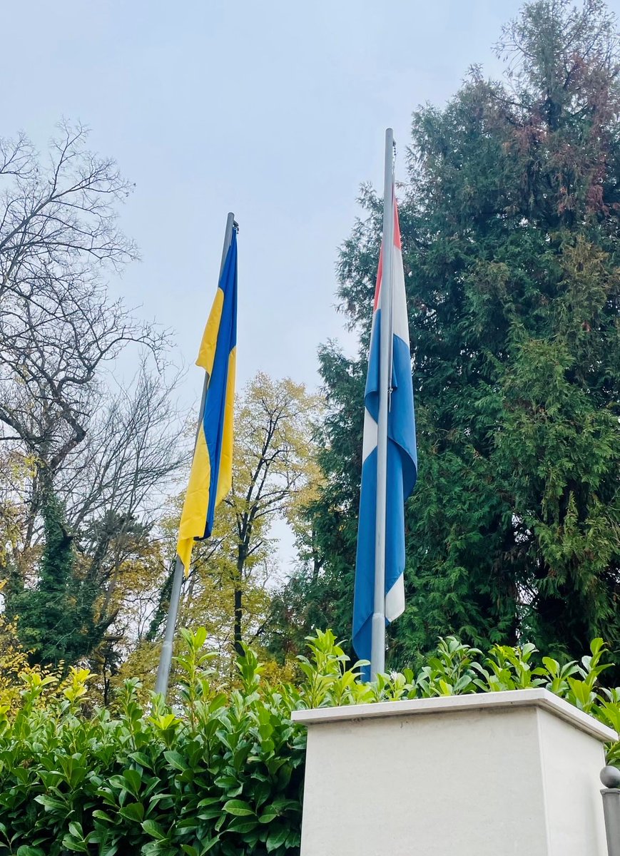 Today marks a 1000 days since Russia's large-scale invasion of #Ukraine. A brutal attack without justification. Despite the horrors of war 🇺🇦 is standing strong, its spirit unbroken. 🇳🇱fully supports their courageous fight, for as long as it takes mfa.gov.ua
