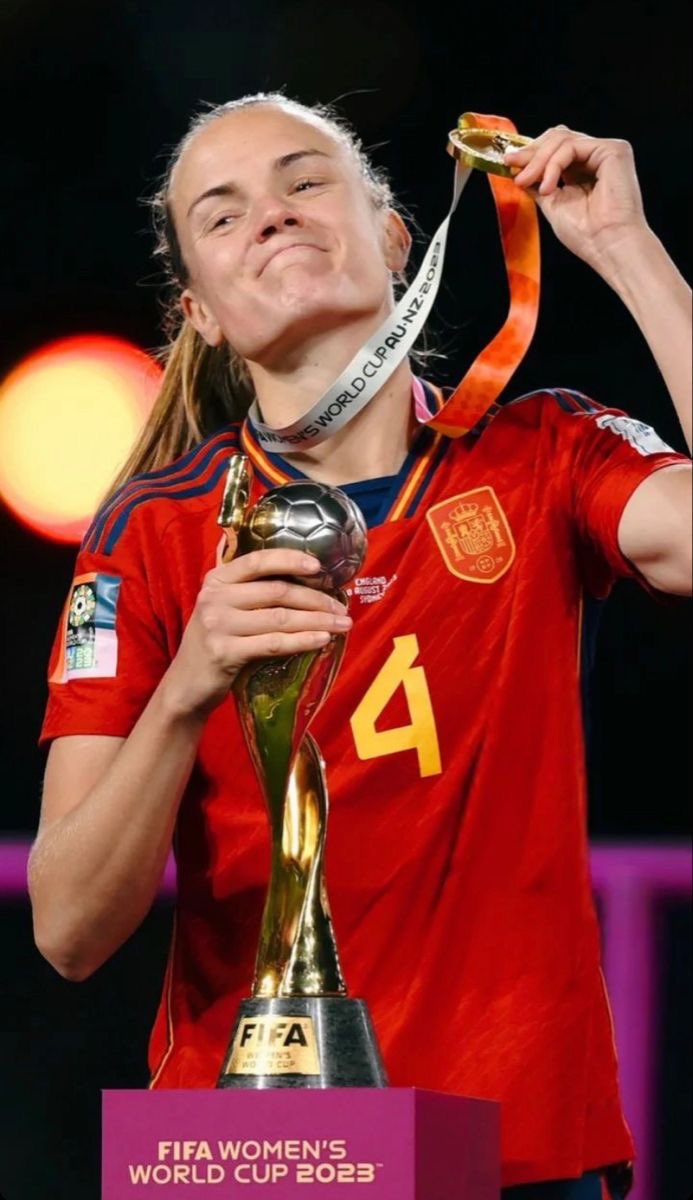 valcrnogorcevic's tweet photo. contigo, capitana 🫡 https://t.co/HpG349FZar