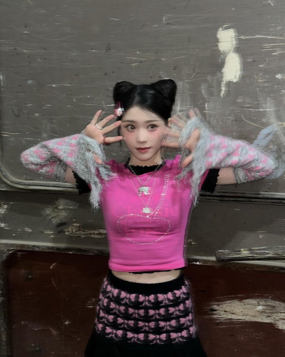 angelsxt's tweet photo. xiaoting has a masters degree in cutie patootieism https://t.co/HTXZEnl2Xl