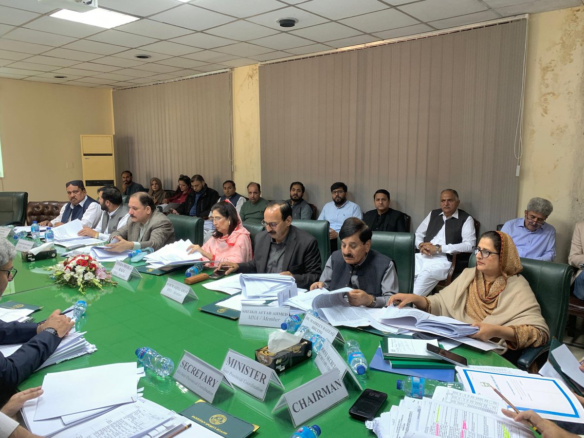 📢  The 3rd Meeting of the NA Standing Committee on IPC, chaired by MNA Muhammad Sana Ullah Khan Mastikhel, was held today at the Pakistan Sports Complex, Islamabad. Updates on PSB's performance, PFF elections briefings were discussed. 🇵🇰 #Sports
