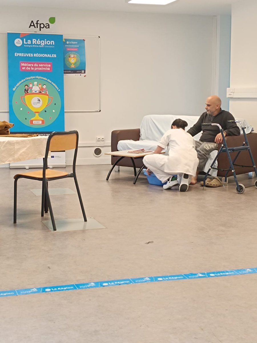 En direct des <a href="/WorldSkillsFR/">WorldSkills France</a>
Colombe, bac pro SAPAT est à l'œuvre dans une épreuve pour aider à relever son patient !
#lyceeagricole #lyceepro #cneap #donbosco #costadebeauregard #lyceecostadebeauregard #lebocage #chambery #savoie