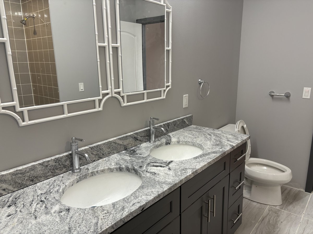 LeahWitko's tweet image. Initial offer in within 2 weeks of listing this mixed use in Troy NY #offerin #marketing #CRE #forsale #teresagitto #ryanmortka #witkocbcpp #cbcpp #cbcworldwide