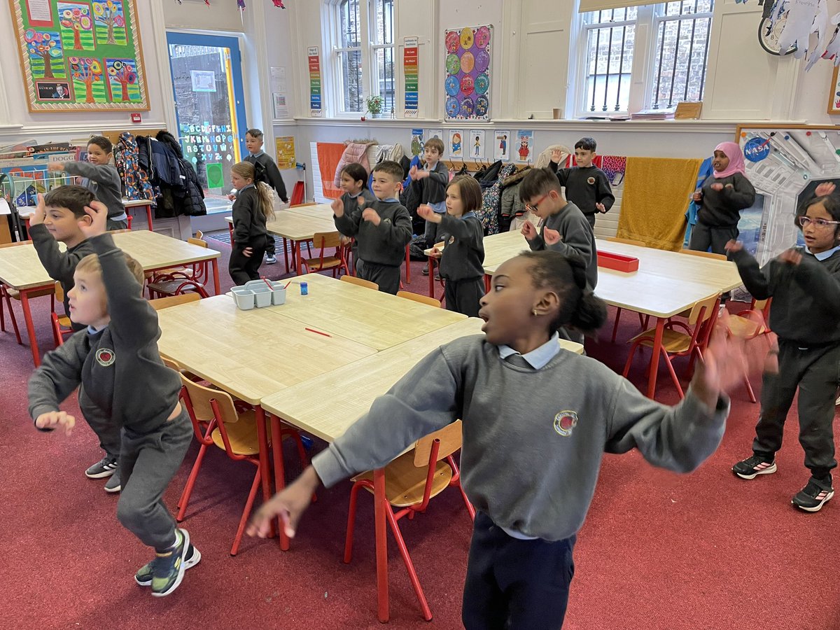 CentralModelInf's tweet image. Loving the @Irishheart_ie bizzy breaks movement challenge, especially on such a rainy day! @ActiveFlag