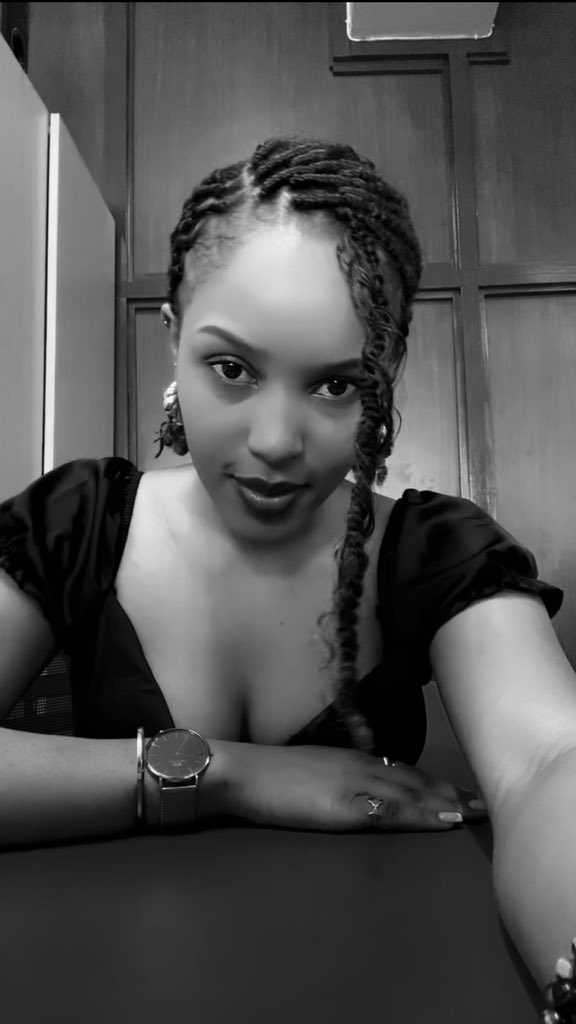 aggie_uwase's tweet photo. Hey😊🖤🤍 https://t.co/W9rYTATIX8
