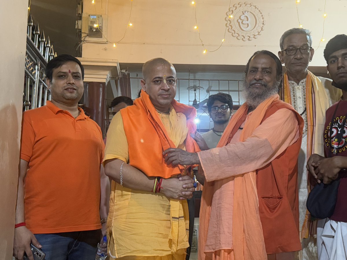 মায়ের ৫১ পীটের অন্যতম সীতাকুণ্ডস্থ ভবানী মায়ের মন্দির এবং ভৈরব মন্দির ও বিশ্বনাথ মন্দিরে জগতের সকল শুভ শক্তির মঙ্গল কামনায় পূজা প্রদান ও প্রার্থনা নিবেদন।