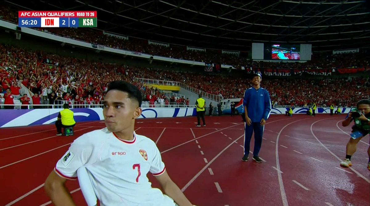 Box2boxID's tweet photo. Sit down, be humble.

MARCENG 👑

#TimnasDay https://t.co/A7H20QpXR1