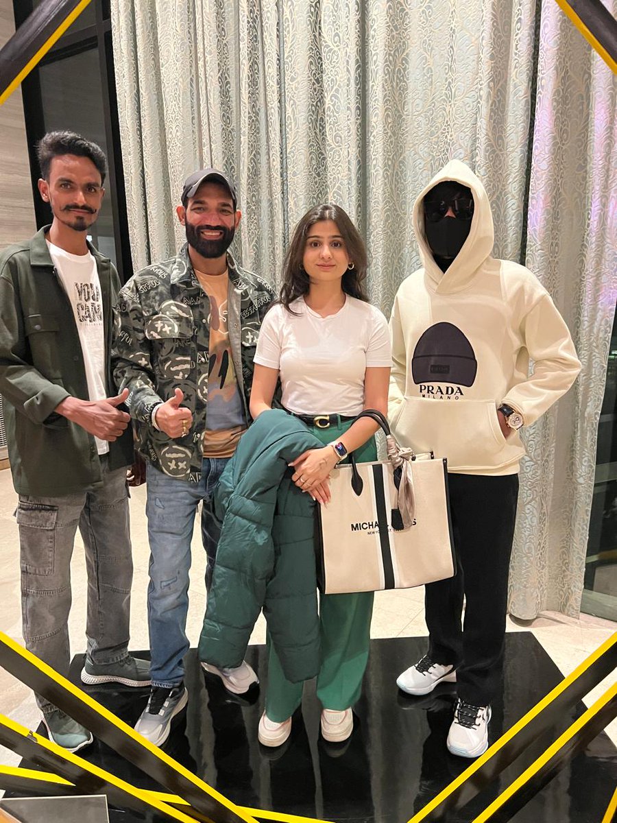 cryptowithnanc's tweet photo. Had an epic time with the legends @smckapildev, @SD_Bhaiya @pushpendrakum,@thisisksa and @Btcexpertindia at the Binance event! Great convos, big laughs, and all the good vibes! 🚀
#BinanceEvent #CryptoFam https://t.co/BNtWPCClNu