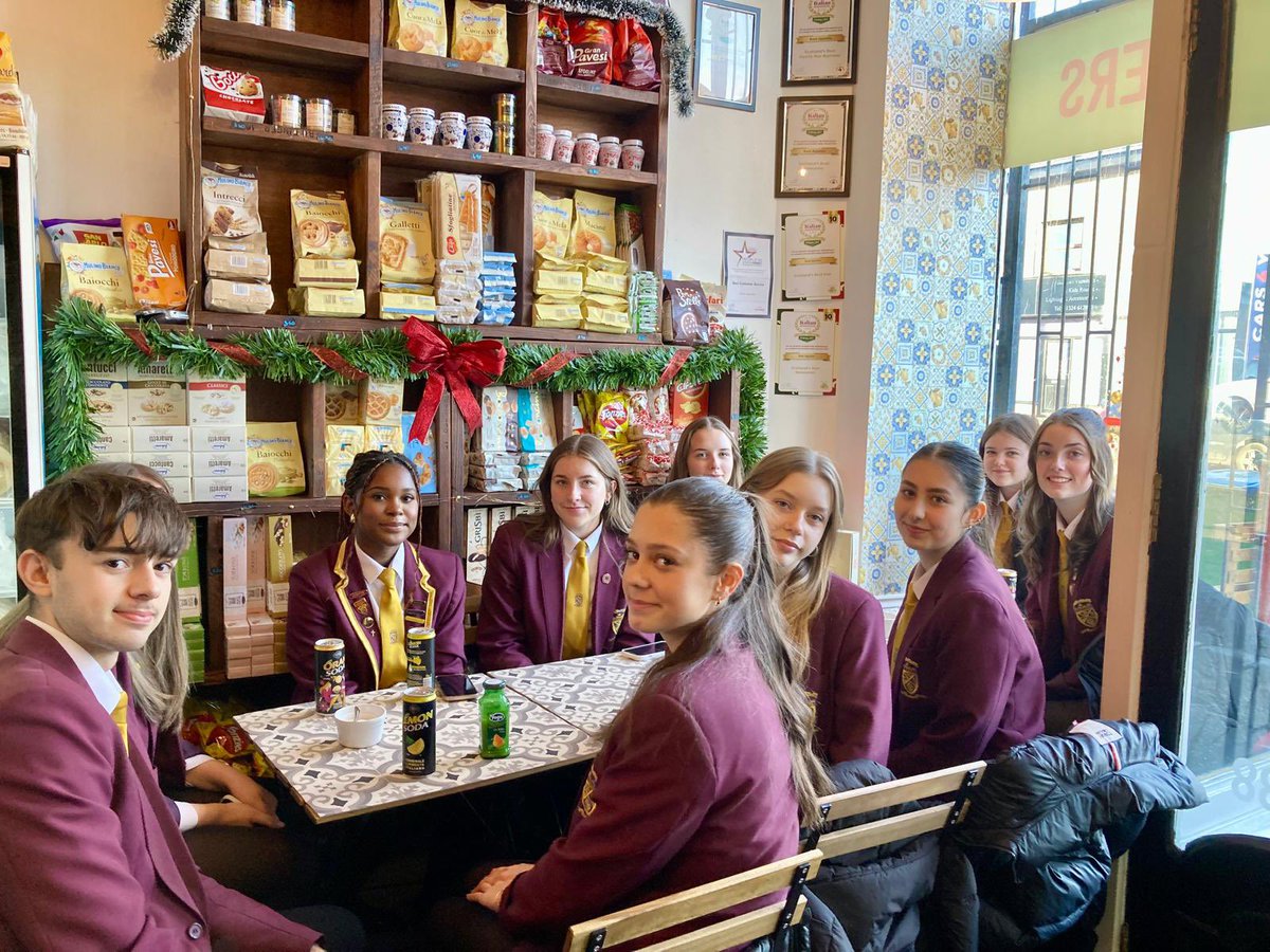 StModansML's tweet image. A wee visit out for our S6 Italian class & Mrs Volley to Buon Appetito today. Thank you for your hospitality! 🇮🇹