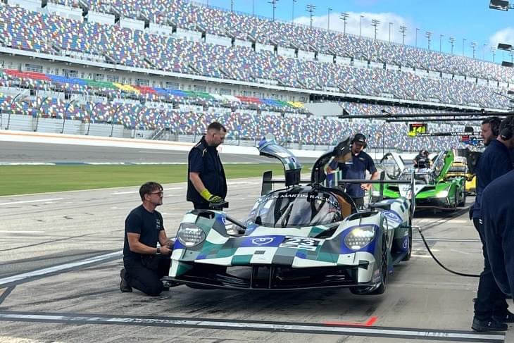 elpatogalindo's tweet photo. Los coches de @IMSA ya tuvieron su primer contacto con Daytona, aquí el Cadillac 31 de Action Express y el nuevo Aston Martin

Nos vemos en dos meses para las 24 Horas primera fecha de #IMSAxFOX 2025 https://t.co/EcmQX3wzD9