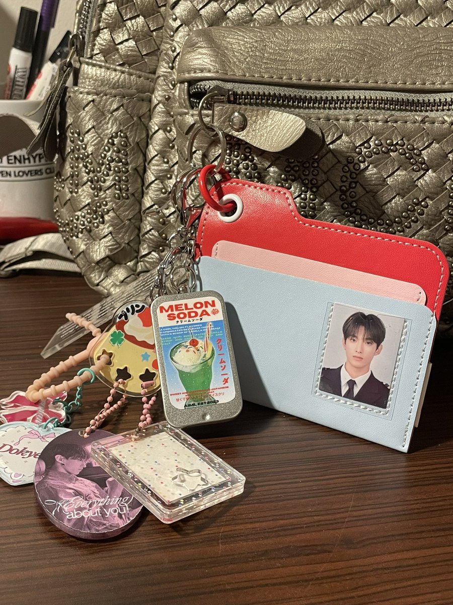 1510luv's tweet photo. aku ❤️ keychain segambreng (kurang banyak sbnrnya) https://t.co/yCJeGji7xg