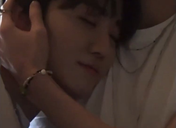 กุดูตอนพี่แจมินซบเจน ดูหน้าเจนสวย ๆ มือจับหน้าพี่แจมินเบา ๆ แล้วดูพี่แจมินซบบนอกเจนอีกที มันมินโน่จริง ๆ ใครเข้าใจกุบ้าง