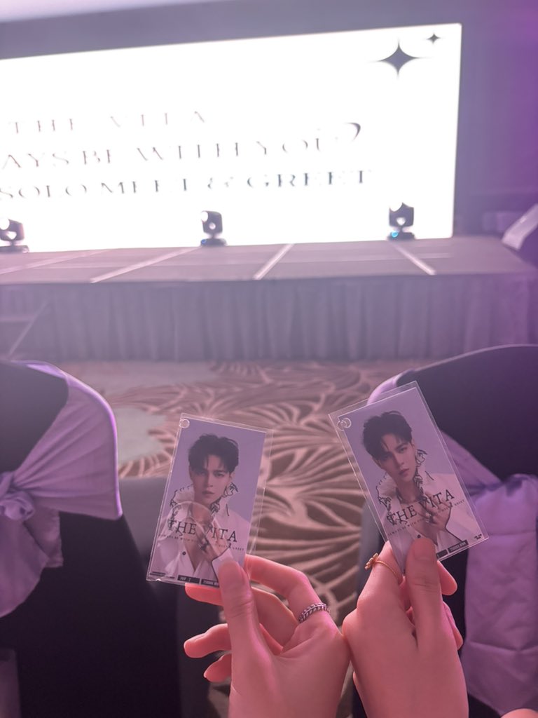 kellysoleria's tweet photo. The Vita Always Be with You
1st Solo Meet &amp; Greet moments
#talkwithvitamin 
@vitaminhtz https://t.co/tn4dbNlpTa