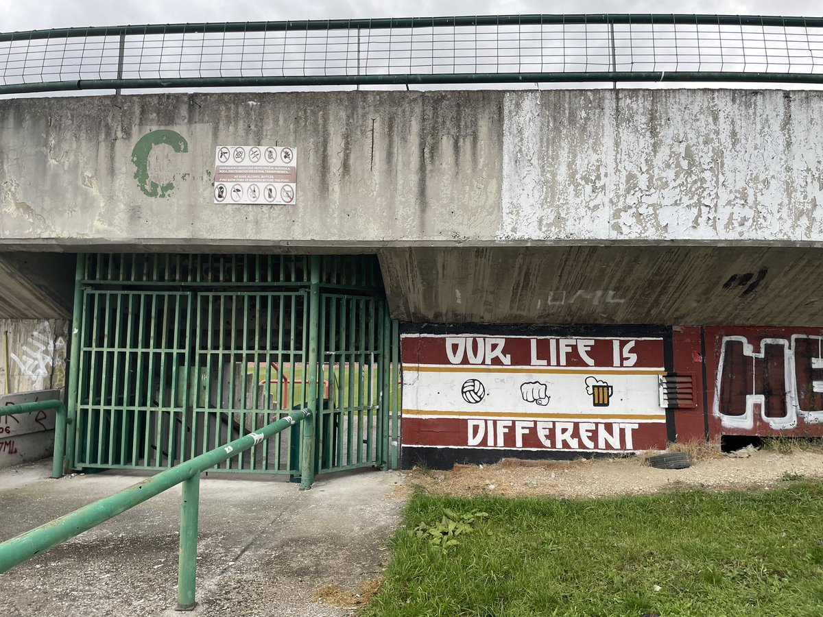 Bezehm76's tweet photo. Stadion van FK Sarajevo #groundhopping #groundhopper #bosnia #fksarajevo https://t.co/ZjMoyVNTJR
